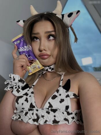 butty_boobs