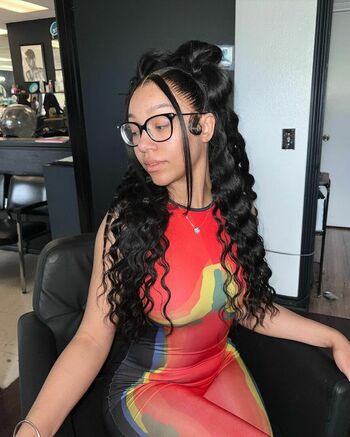 Caileneasely