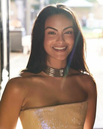 Camila Mendes