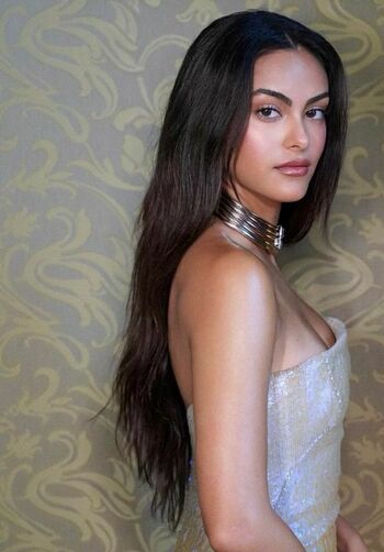 Camila Mendes