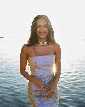 Camila Mendes