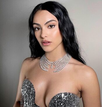 Camila Mendes