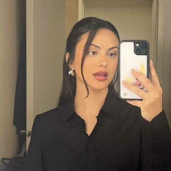 Camila Mendes