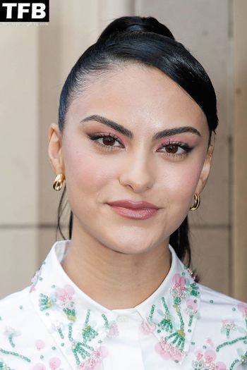 Camila Mendes