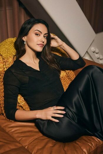 Camila Mendes