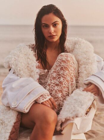 Camila Mendes