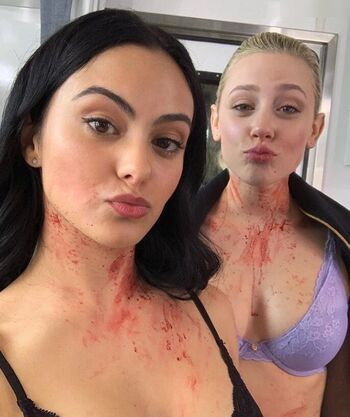 Camila Mendes