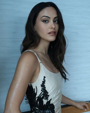 Camila Mendes