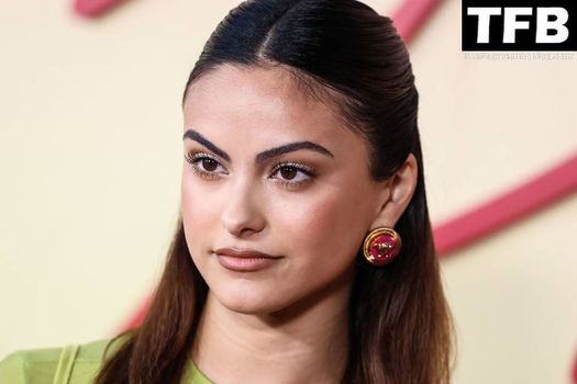 Camila Mendes