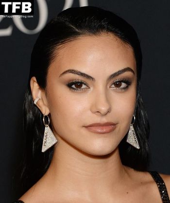 Camila Mendes