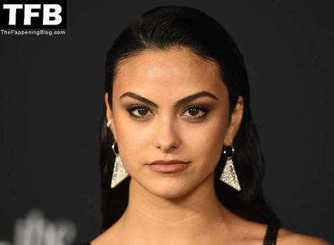 Camila Mendes