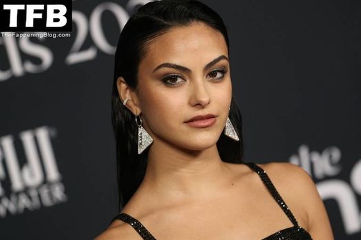Camila Mendes