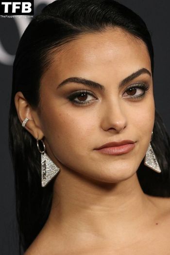Camila Mendes