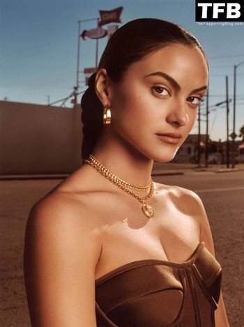 Camila Mendes