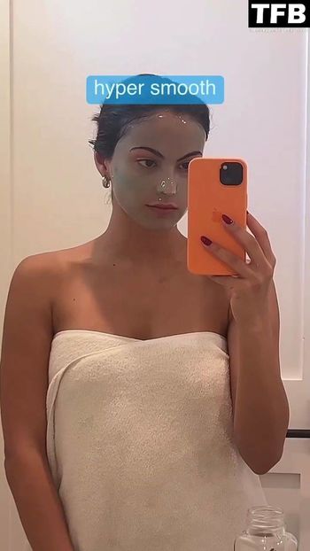 Camila Mendes