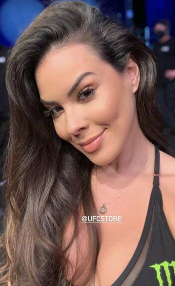 Camila Oliveira RING GIRL UFC