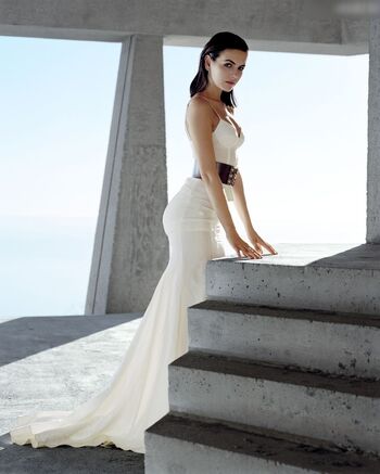 Camilla Belle