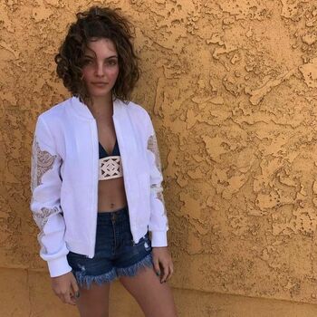 Camren Bicondova