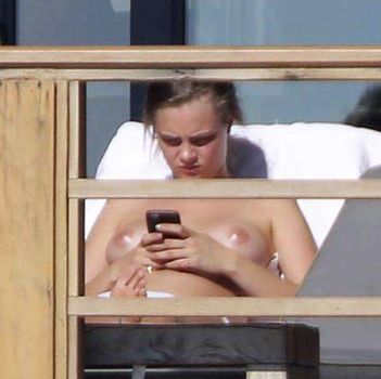 Cara Delevingne