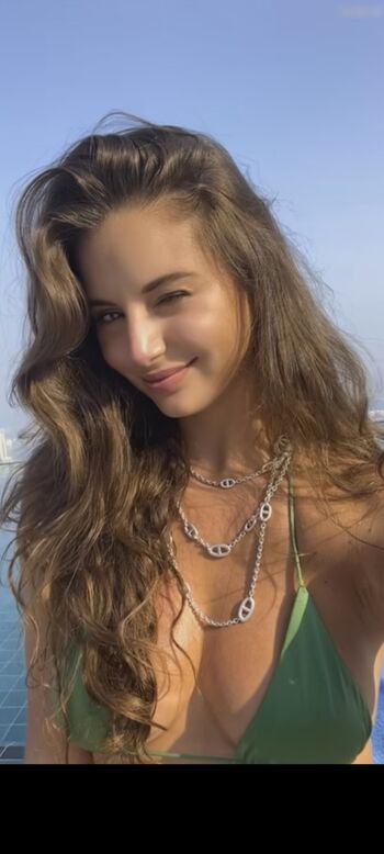 Carina Zavline
