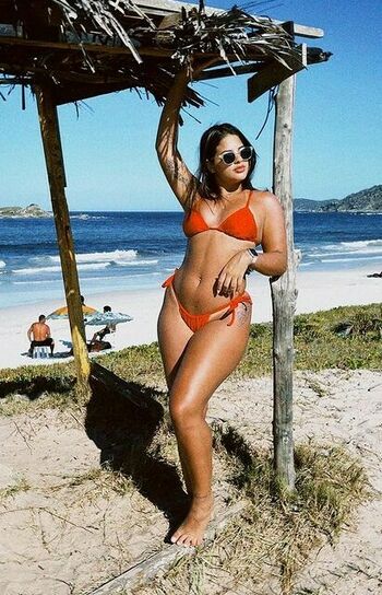 Carine Malheiros