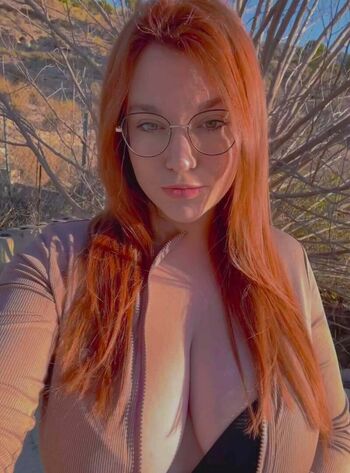 carmen_curvy