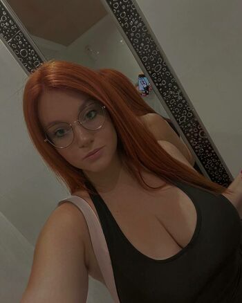 carmen_curvy