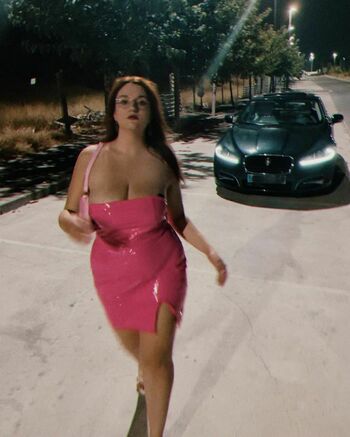 carmen_curvy