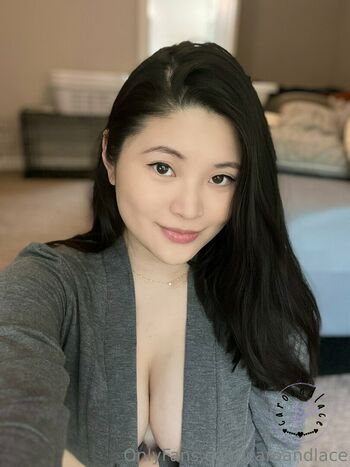 Caroandlace