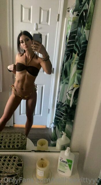carolineeex