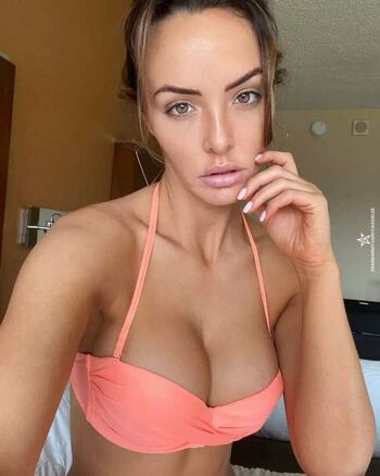 Cassie Lee