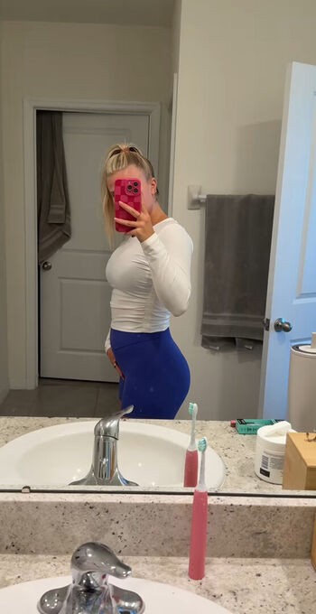 Cayla Vanderbaan