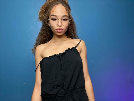 Cecilia Lion