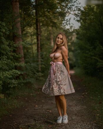 Chantal Kaven (CrazyChantii, Chantii)