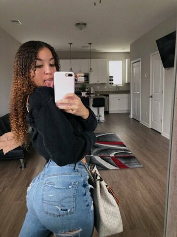 charlotte.melaiii