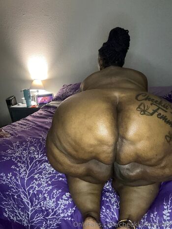 cheekiifemme02
