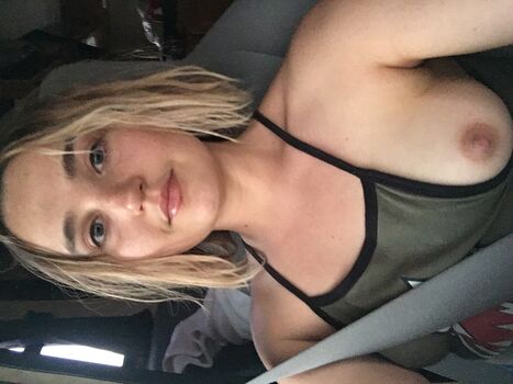 Chloe Fineman