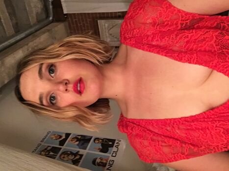 Chloe Fineman