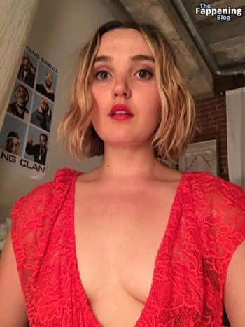 Chloe Fineman