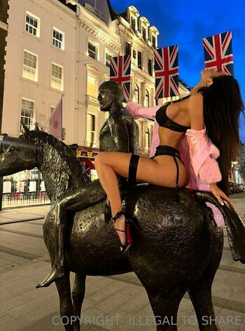 Chloe Khan