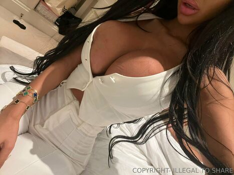 Chloe Khan