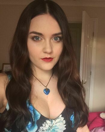 Chloe Louise Holt