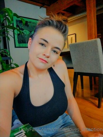 chloe_loves_attention