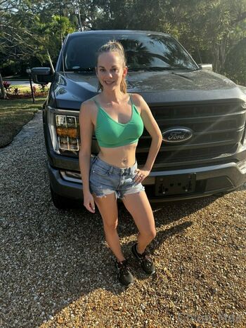 chloe_mae