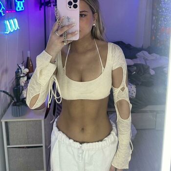Chloe Nissanoff