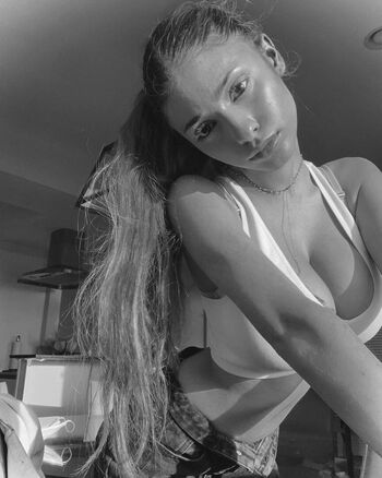 Chloe Simon