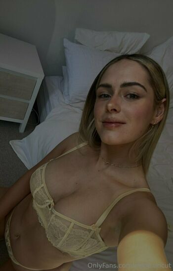chloe.uncut