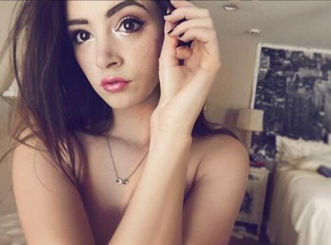 Chrissy Costanza
