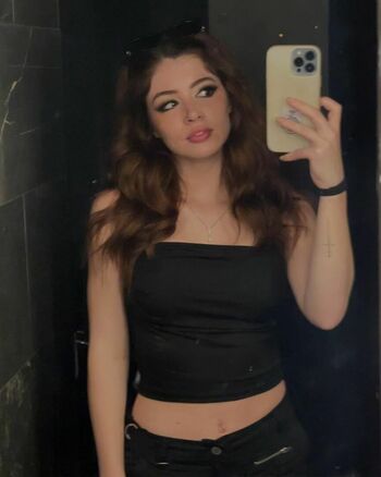 Chrissy Costanza