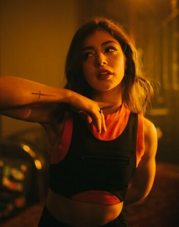 Chrissy Costanza